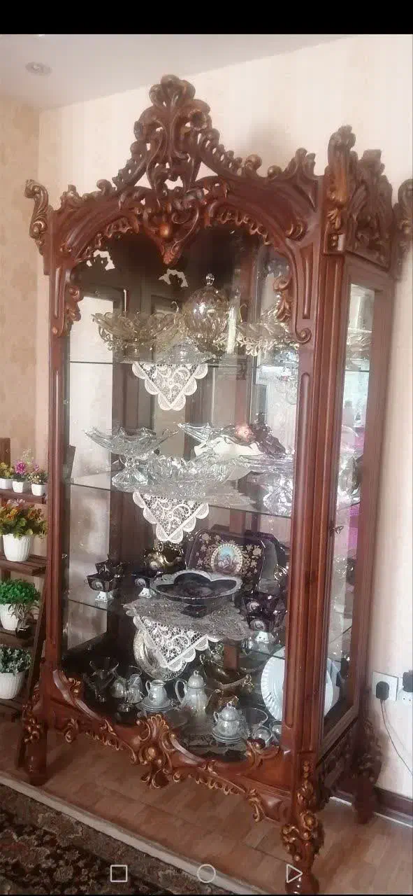 ویترین چوب کنده کاری شیک درحد نو|بوفه، ویترین، کنسول|دورود, |دیوار