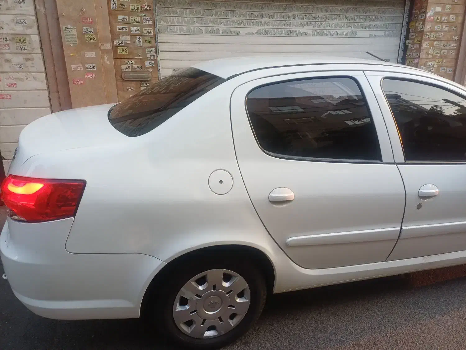 رانا 1402 بی رنگ|خودرو سواری و وانت|فومن, |دیوار