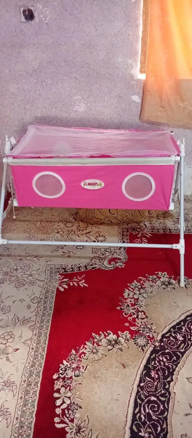 گهواره|تخت و صندلی بچه|شیروان (خراسان), |دیوار