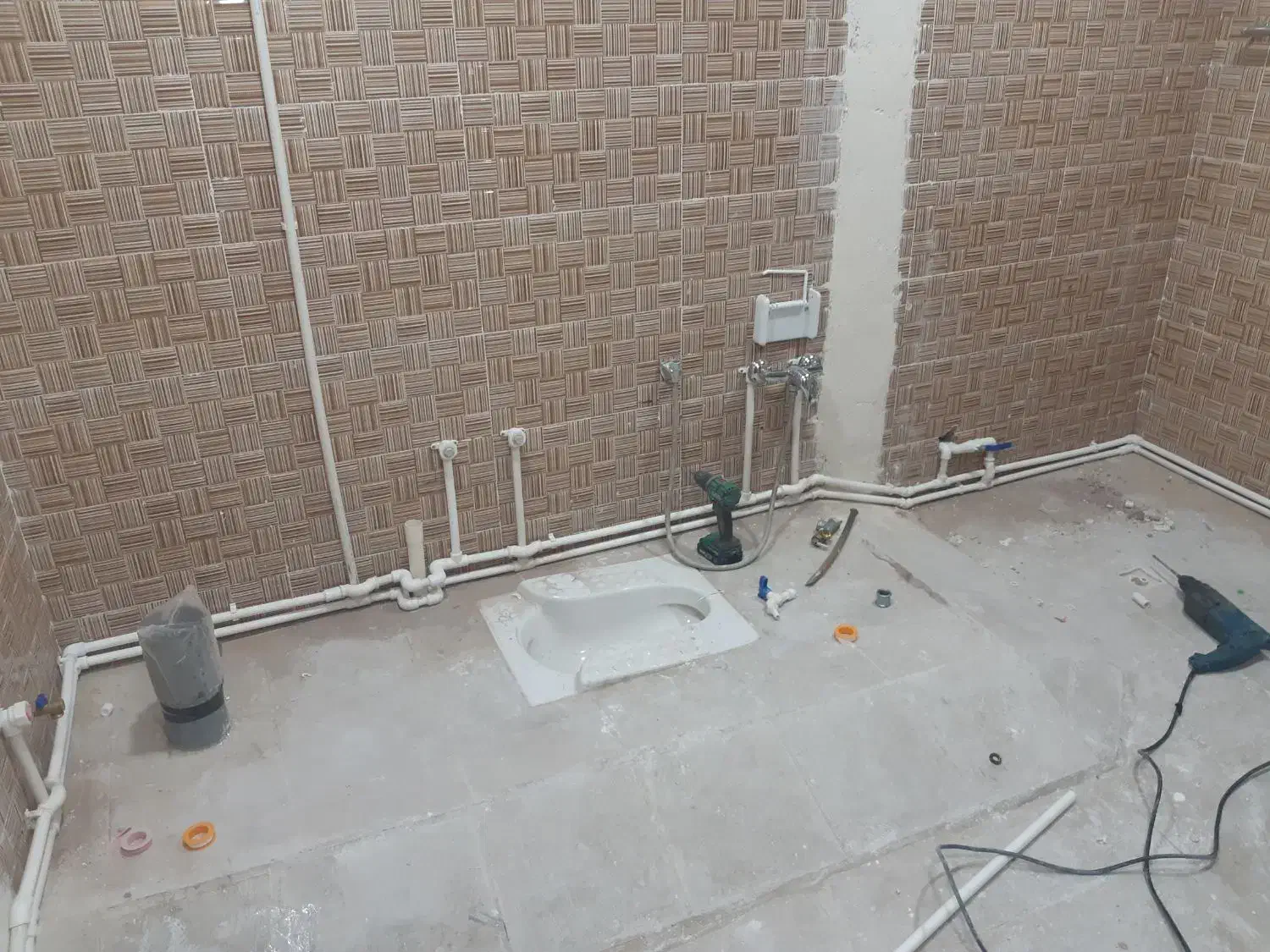 لوله کشی (اب و فاضلاب) و نصب انواع شیرالات|خدمات پیشه و مهارت|بم, |دیوار