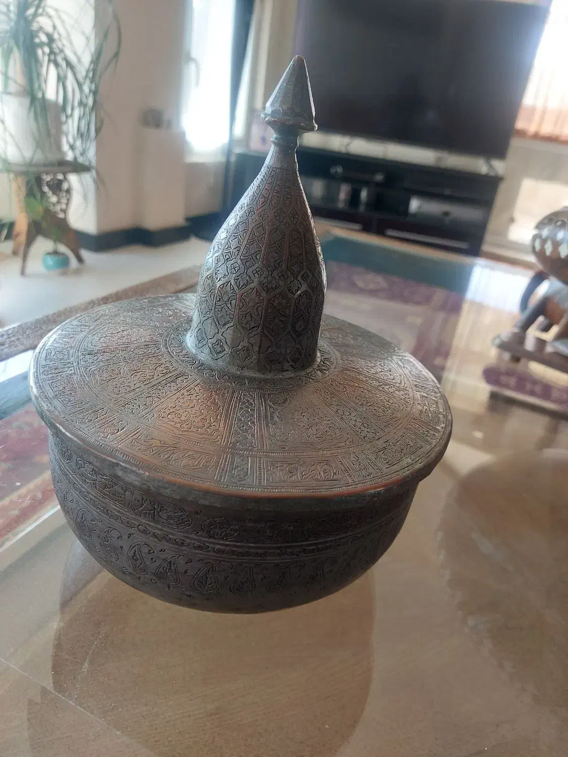 ظرف مسی قدیمی قلم‌زنی‌شده کار دست|کلکسیون اشیاء عتیقه|لواسان, |دیوار
