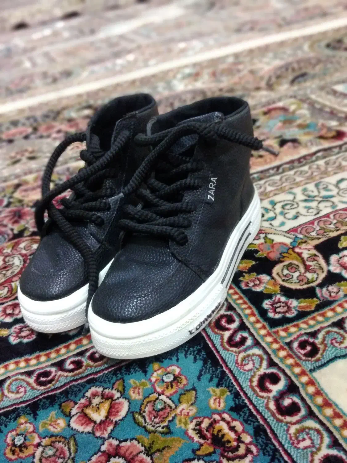 کفش|کیف، کفش، کمربند|چناران, |دیوار