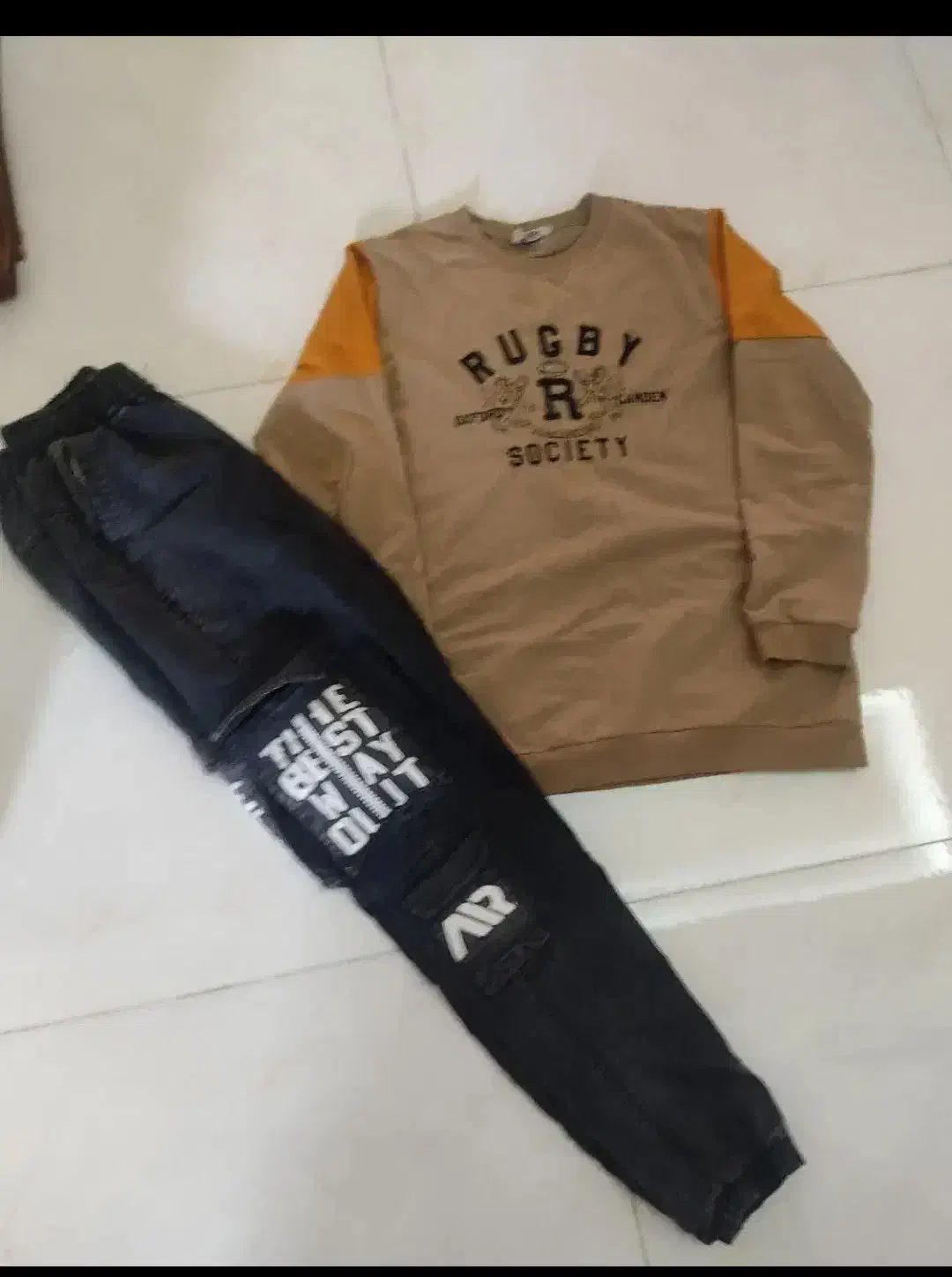 دو جفت کفش .لباس پسرانه و دخترانه|کفش و لباس بچه|اردبیل, |دیوار