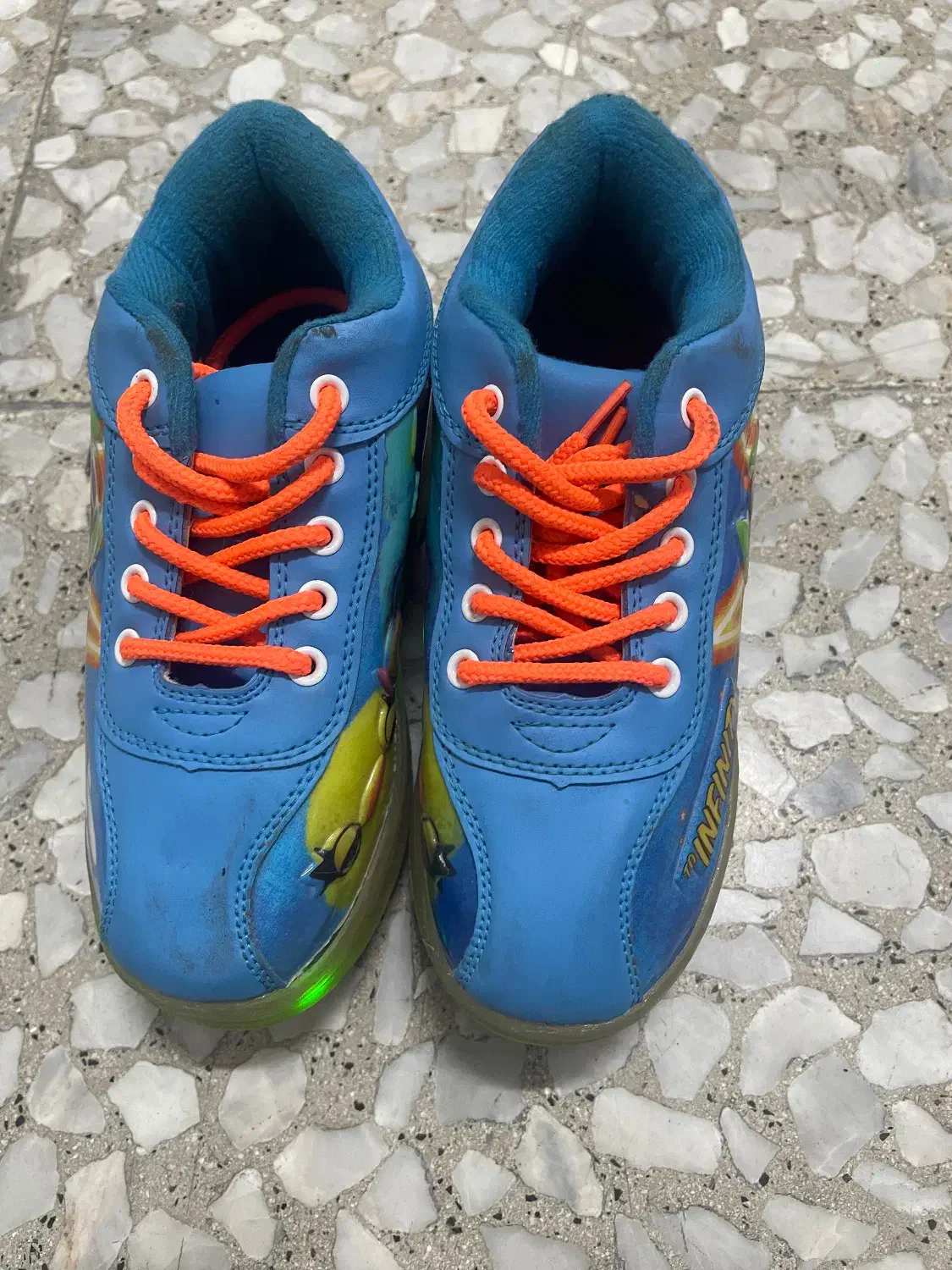 کفش اسکیتی سایز ۳۲|دوچرخه، اسکیت، اسکوتر|تهران, سلیمانی|دیوار