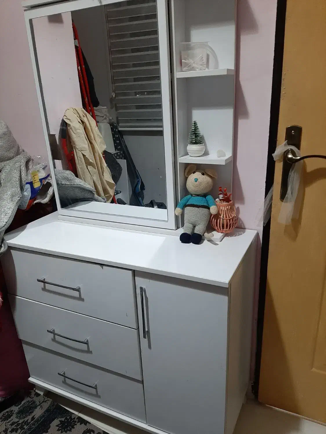 داور سفید|جاکفشی، کمد، دراور|قرچک, پویینک|دیوار