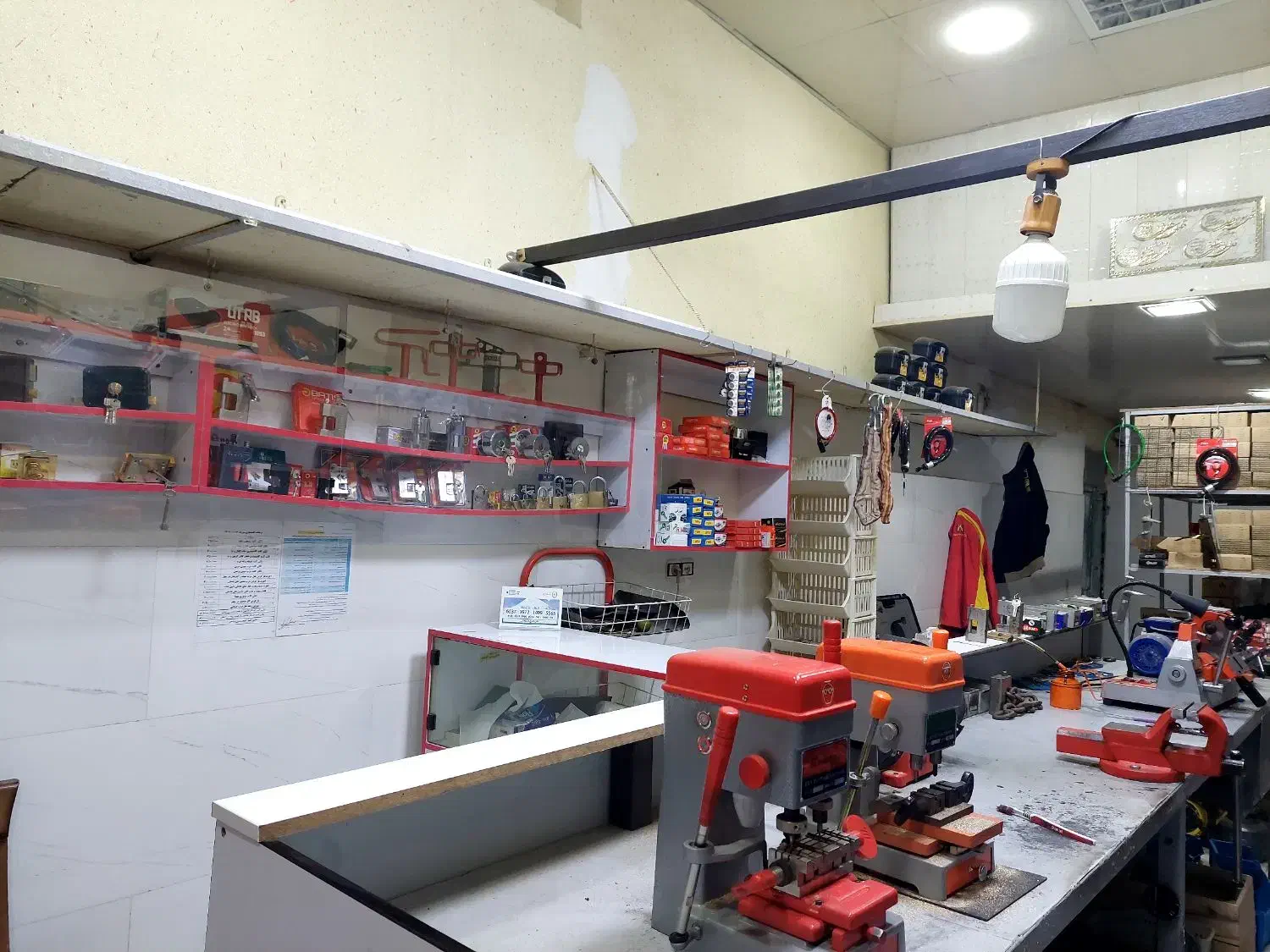 کلید سازی ارائه خدمات ۲۴ساعته.|خدمات پیشه و مهارت|ملایر, |دیوار