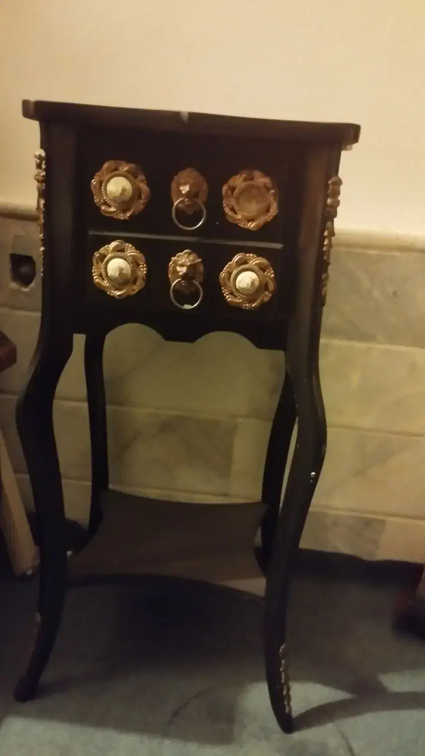 میز|میز تلفن|قم, شاد قلی|دیوار