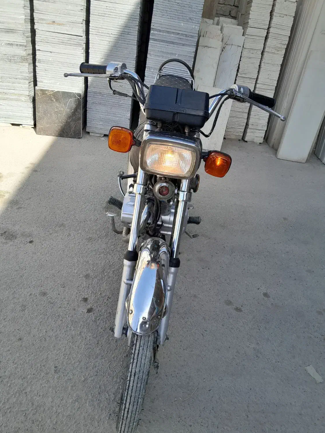 موتورسیکلت 125 مدارک تکمیل آماده به نام زدن|موتورسیکلت|قم, کوه سفید|دیوار