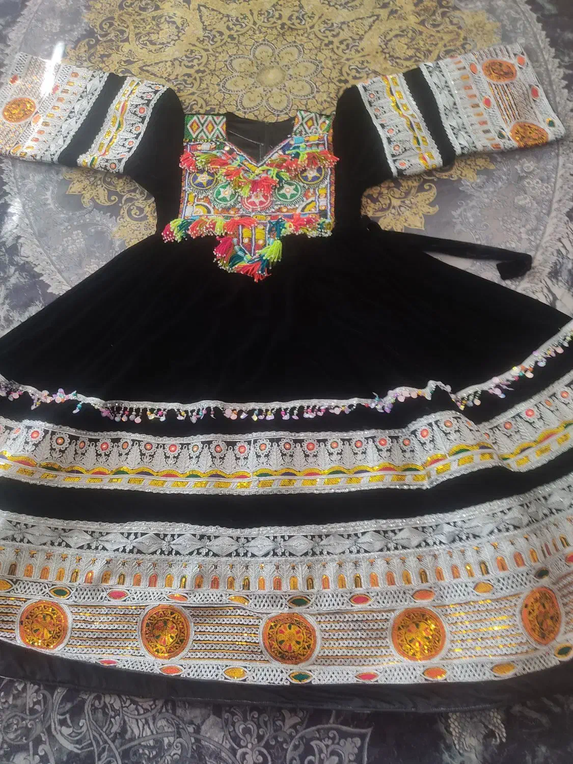 لباس محلی|لباس|تربت‌حیدریه, منصوریه|دیوار