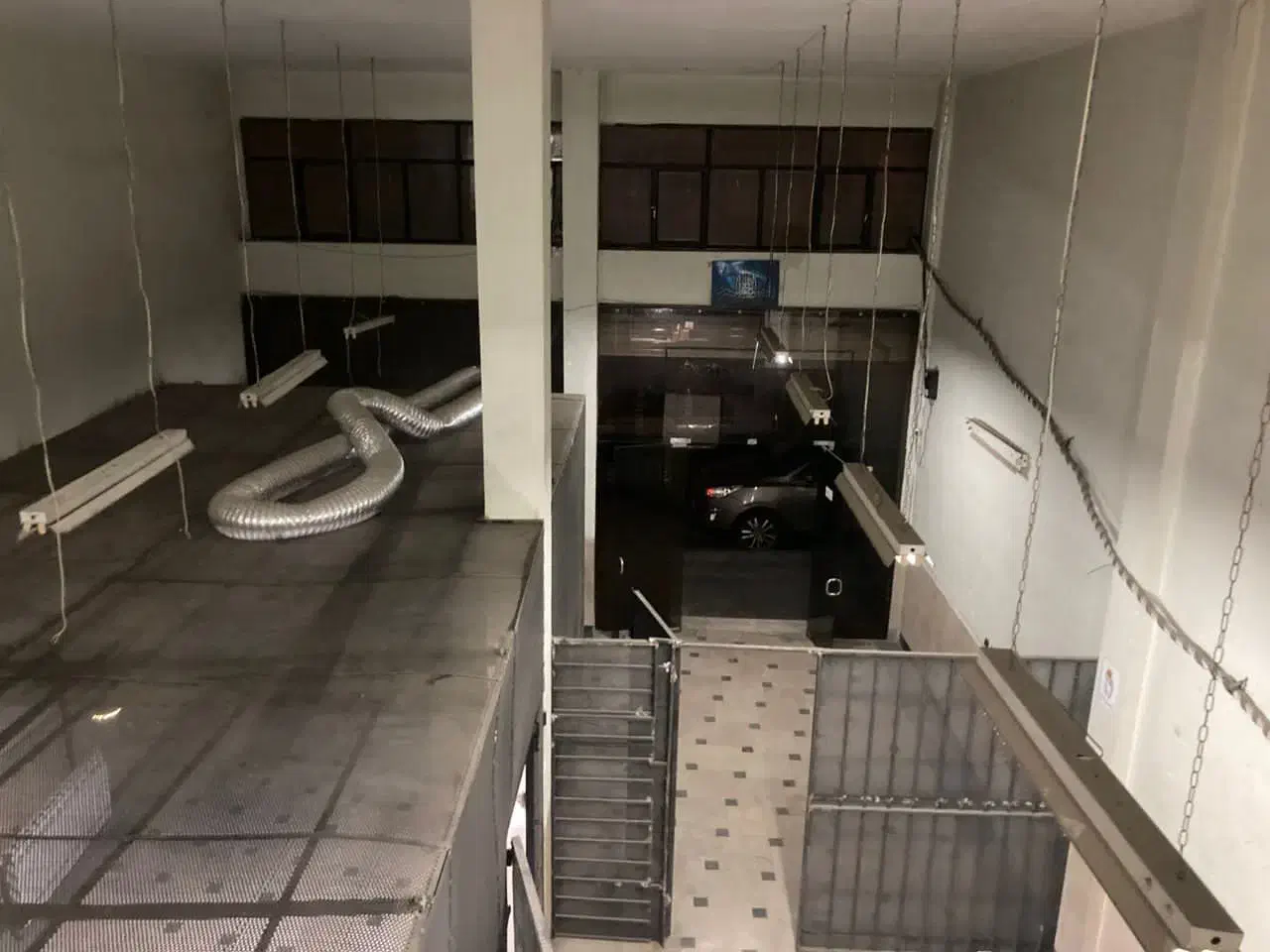 240 متر مغازه با بالکن 2 دهنه|اجارهٔ مغازه و غرفه|تهران, امام خمینی|دیوار