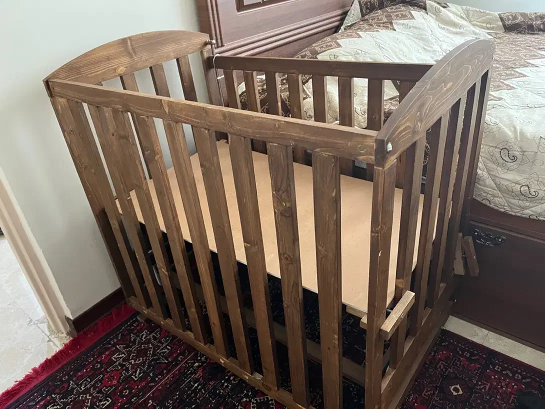 تخت و گهواره کنار مادر|تخت و صندلی بچه|تهران, شهمیرزادی|دیوار