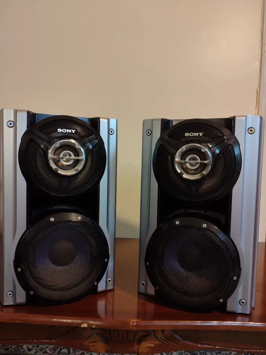 باند اسپیکر . میشه تبدیلش کرد به اسپیکر بلوث دار|سیستم صوتی خانگی|شیراز, وصال|دیوار