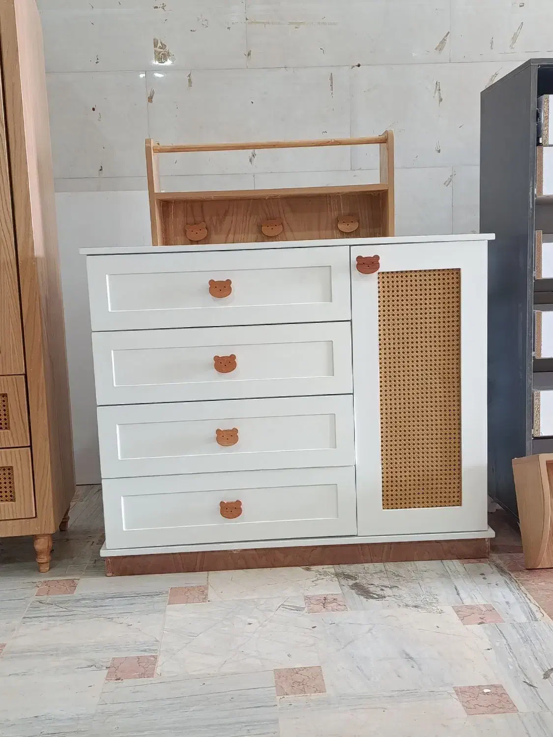 تخت نوازاد نوجوان|تخت و سرویس خواب|تهران, امام زاده عبدالله|دیوار