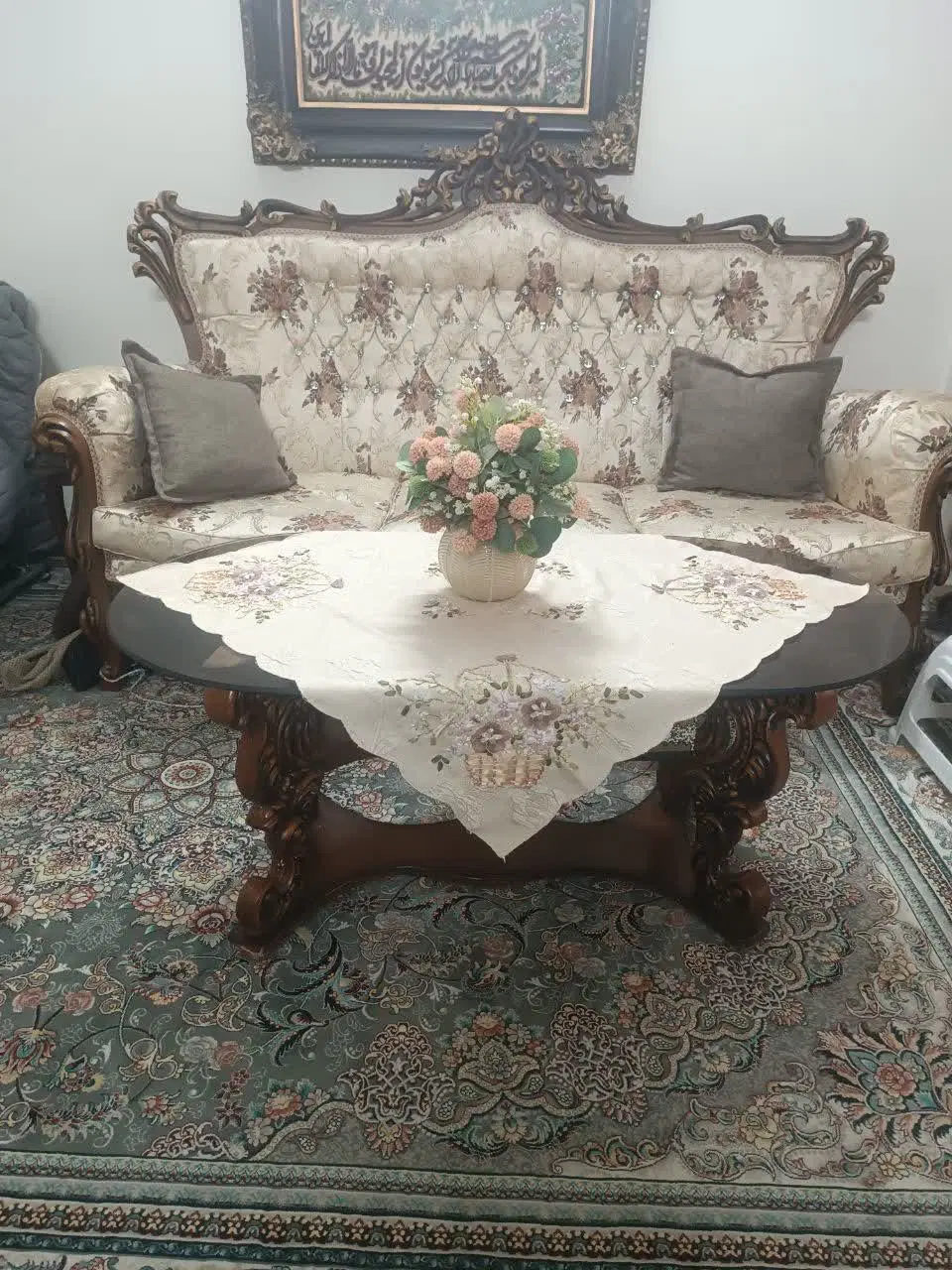 مبل هفت نفره سلطنتی چوب راش با میز وسط و کنار|مبلمان خانگی و میز عسلی|تهران, خاوران|دیوار