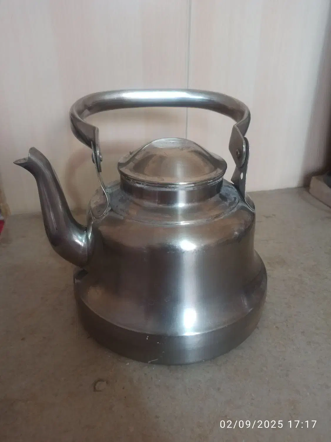 کتری برنجی روسی قدیمی|کلکسیون اشیاء عتیقه|شیراز, رکن‌آباد|دیوار