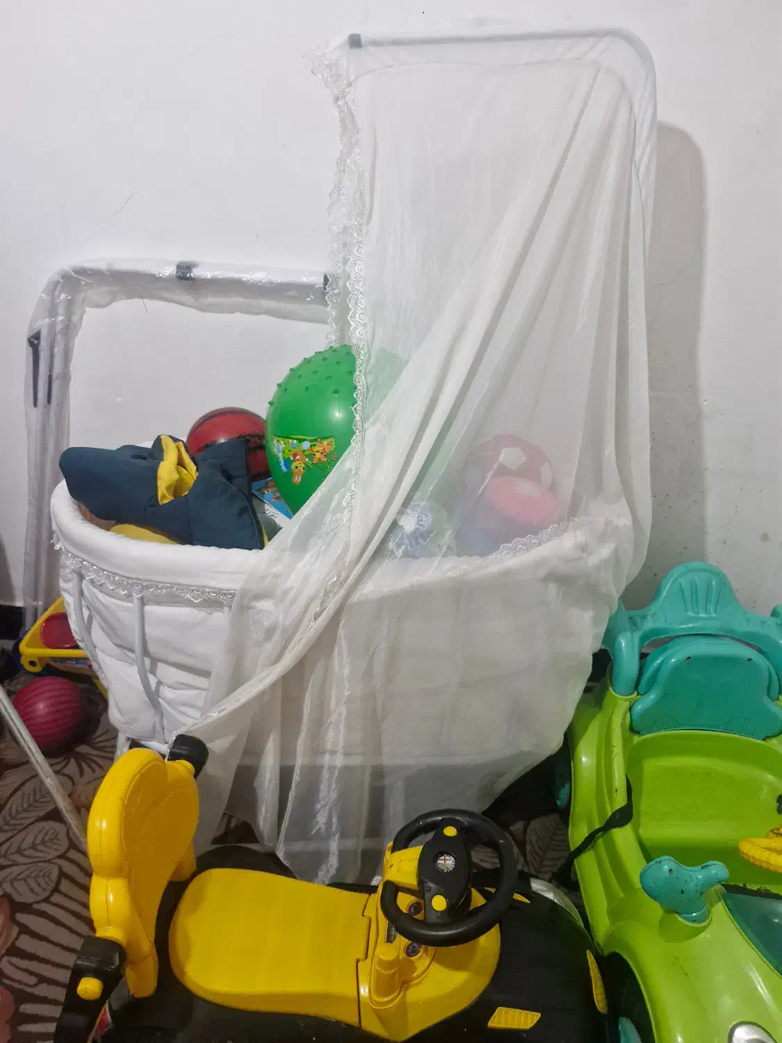 ماشین شارژی و چهار چرخ و گهواره|اسباب و اثاث بچه|گلستان (تهران), |دیوار