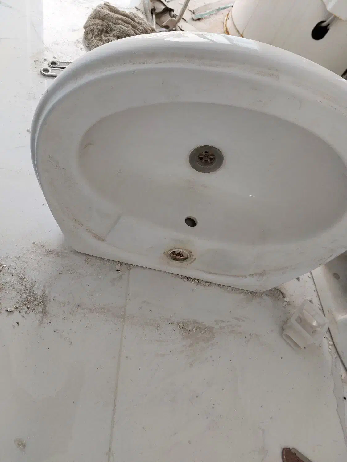 توالت فرنگی و دو تا روشویی|لوازم سرویس بهداشتی|نوشهر, |دیوار