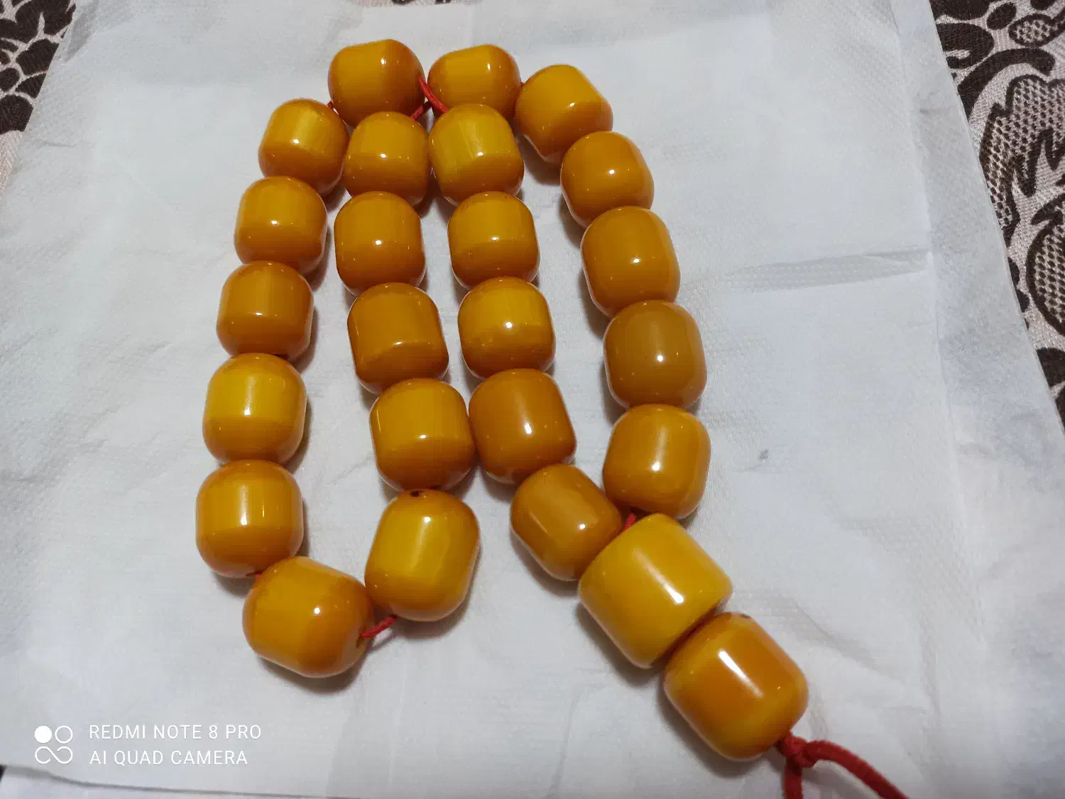 تسبیح زرد قدیم|کلکسیون اشیاء عتیقه|سنندج, |دیوار