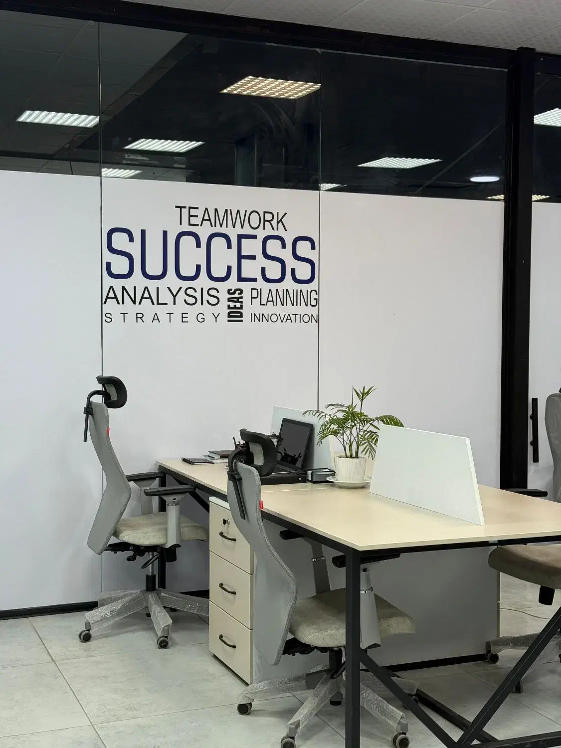 تیک آبی بزرگترین و مدرنترین دپارتمان املاک پرند|استخدام بازاریابی و فروش|پرند, فاز ۲|دیوار