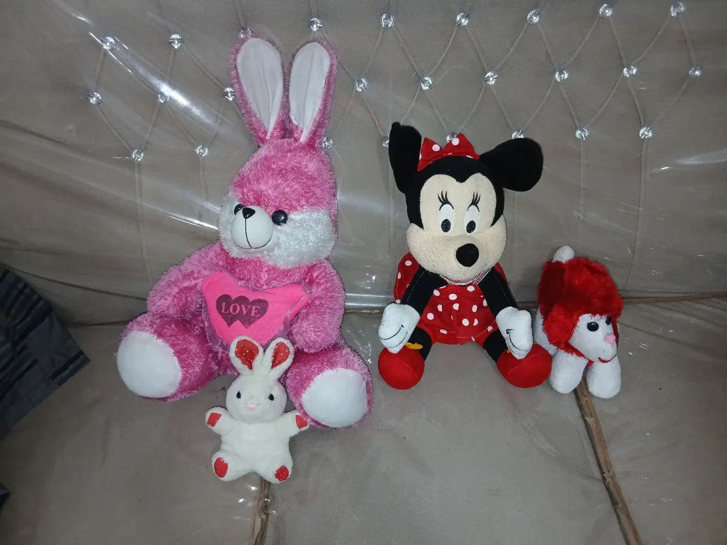 عروسک|اسباب‌‌بازی|بیستون, |دیوار