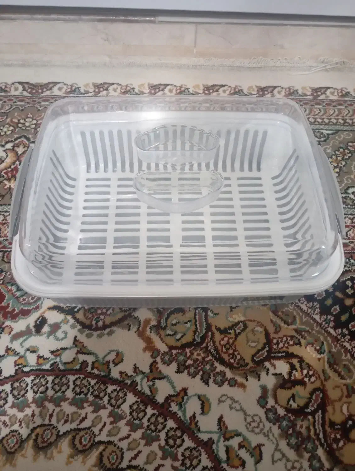 جانونی واستندلیوان|ظروف نگهدارنده، پلاستیکی، یک‌بارمصرف|دورود, |دیوار