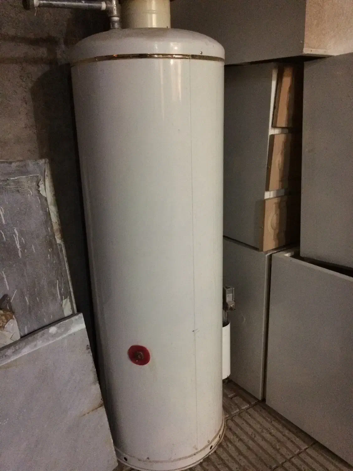 یخچال- در حد نو ، و ابگرمکن آبگرمکن مخزنی|یخچال و فریزر|سمیرم, |دیوار