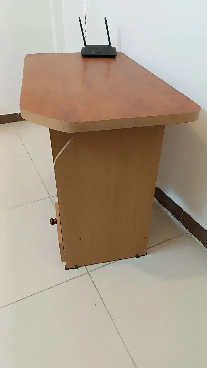 میز کامپیوتر|میز تحریر و کامپیوتر|بروجرد, |دیوار