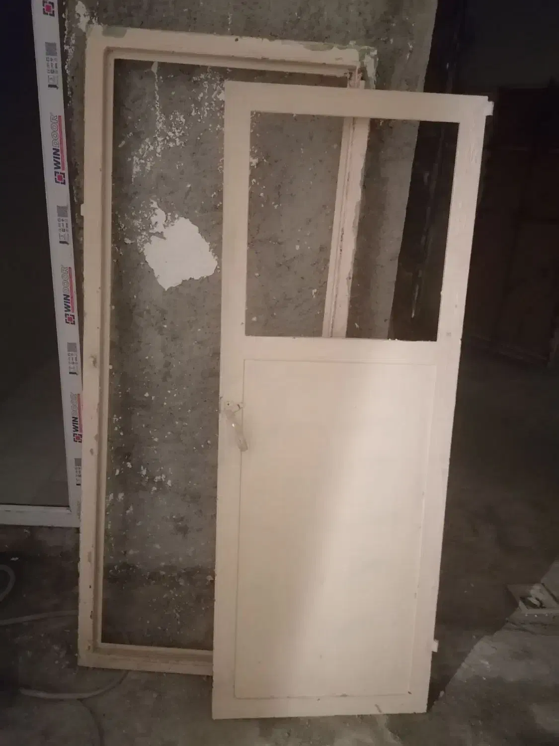 درب حمام و دستشویی وکابل|حراج|کرمانشاه, |دیوار