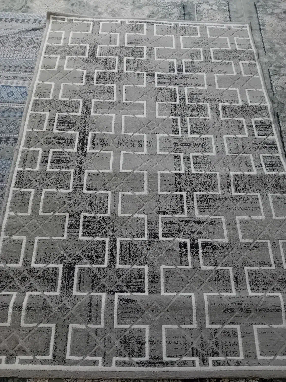 یک عدد فرش ۲.۲۵در۱.۵|فرش|نیشابور, شهید بهشتی|دیوار