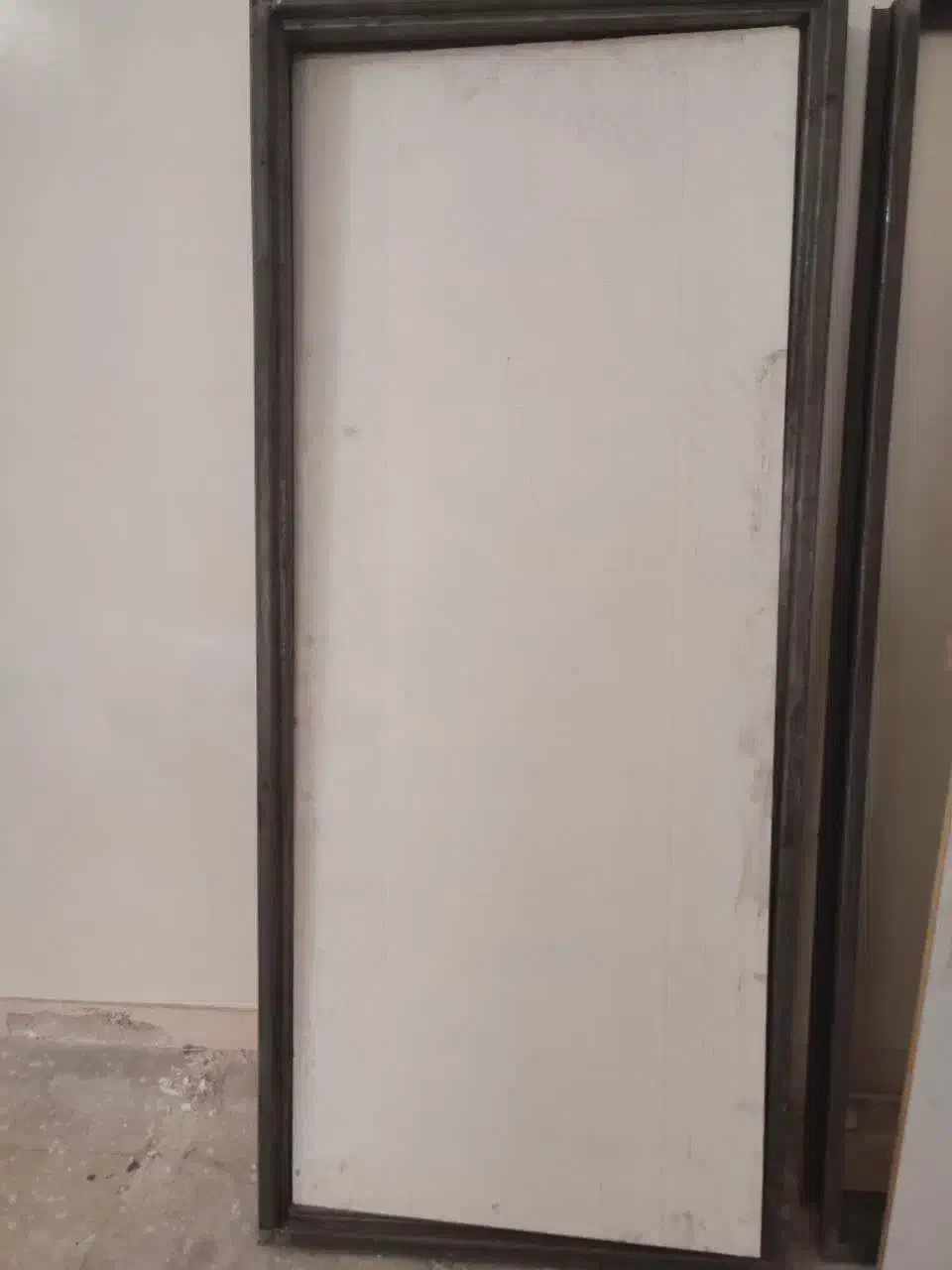 درب چوبی با کف پهن نو|مصالح و تجهیزات ساختمان|قم, باغ شازده|دیوار