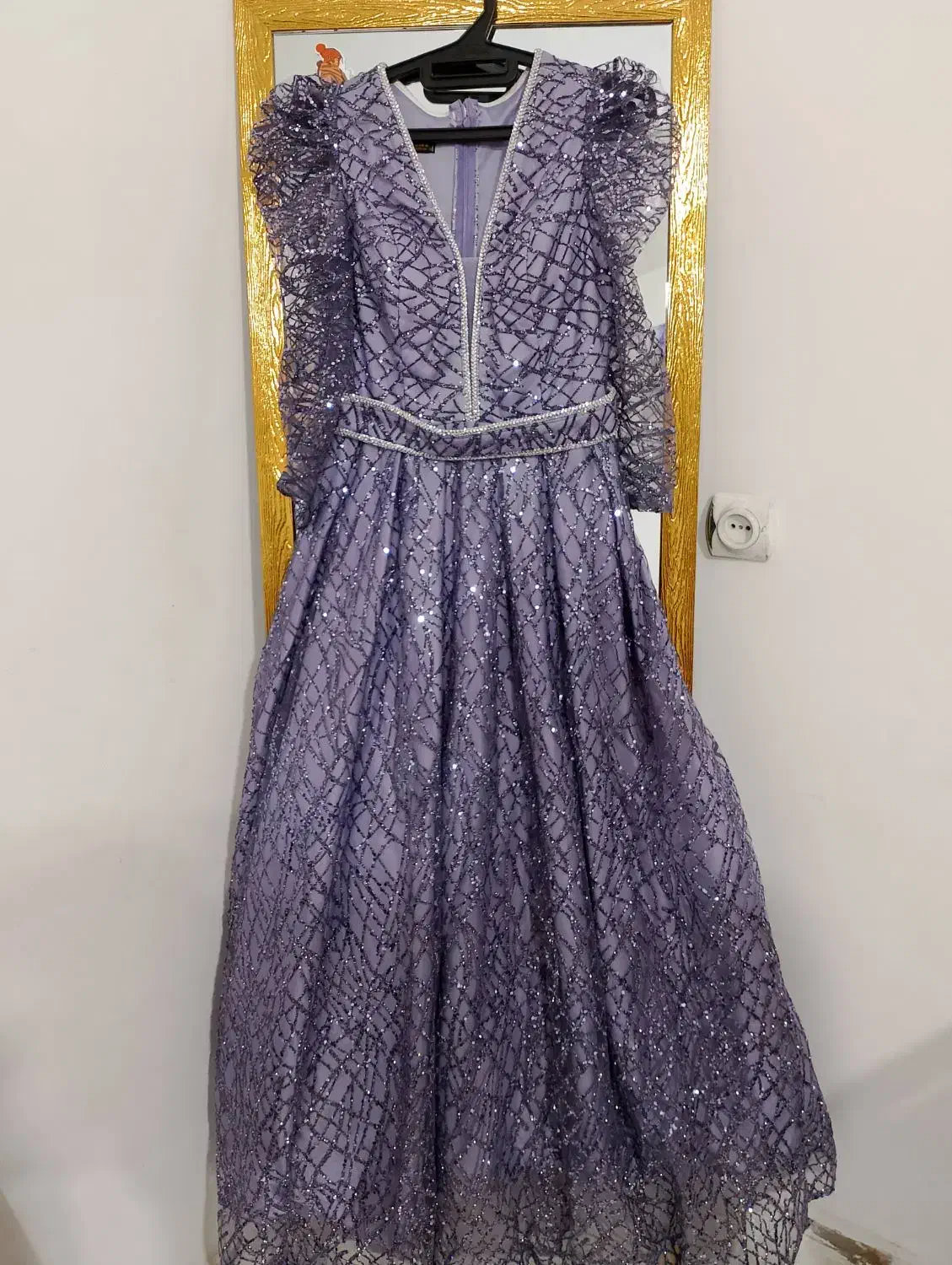 لباس مجلسی شیک|لباس|قدس, شهر‌قدس|دیوار