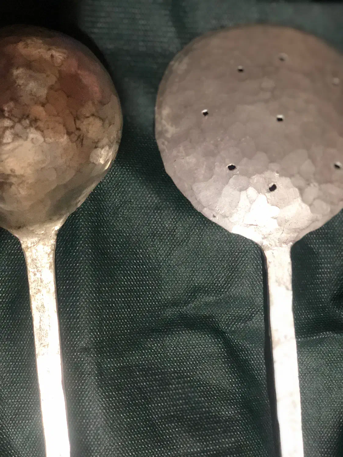 کف گیر و ملاقه قدیمی|کلکسیون اشیاء عتیقه|اراک, |دیوار