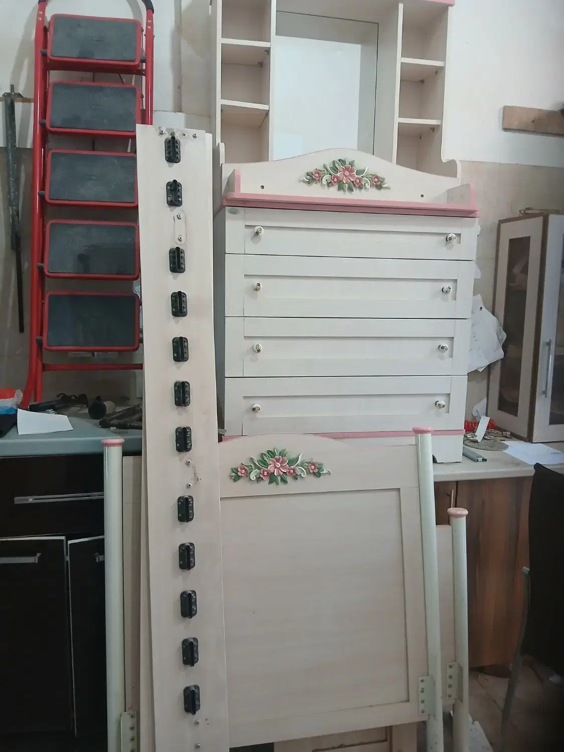 تخت.و.دراور.بچه.نوجوان|تخت و صندلی بچه|چهارباغ, |دیوار