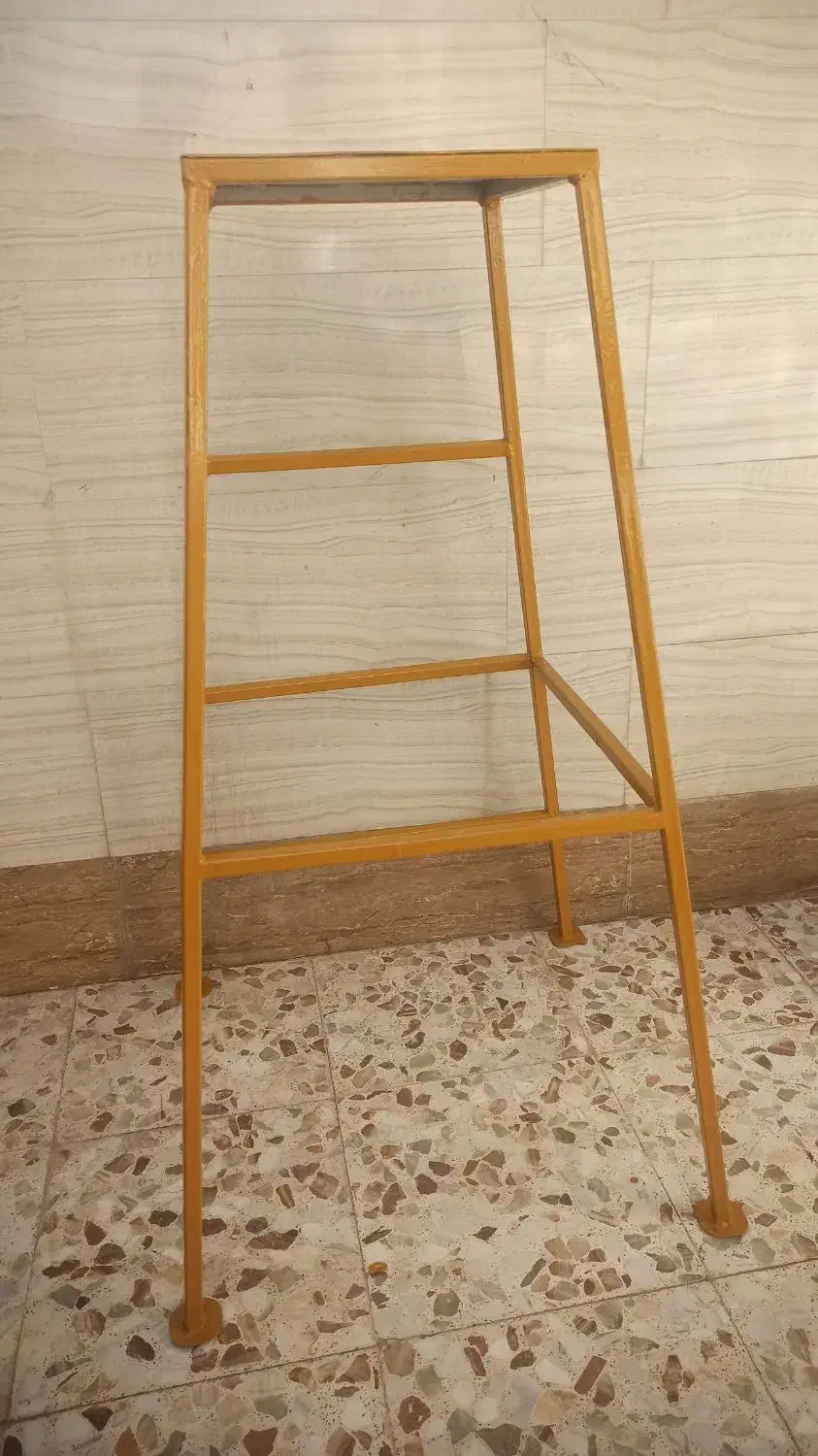 چهارپایه|صندلی و نیمکت|خرمآباد, |دیوار