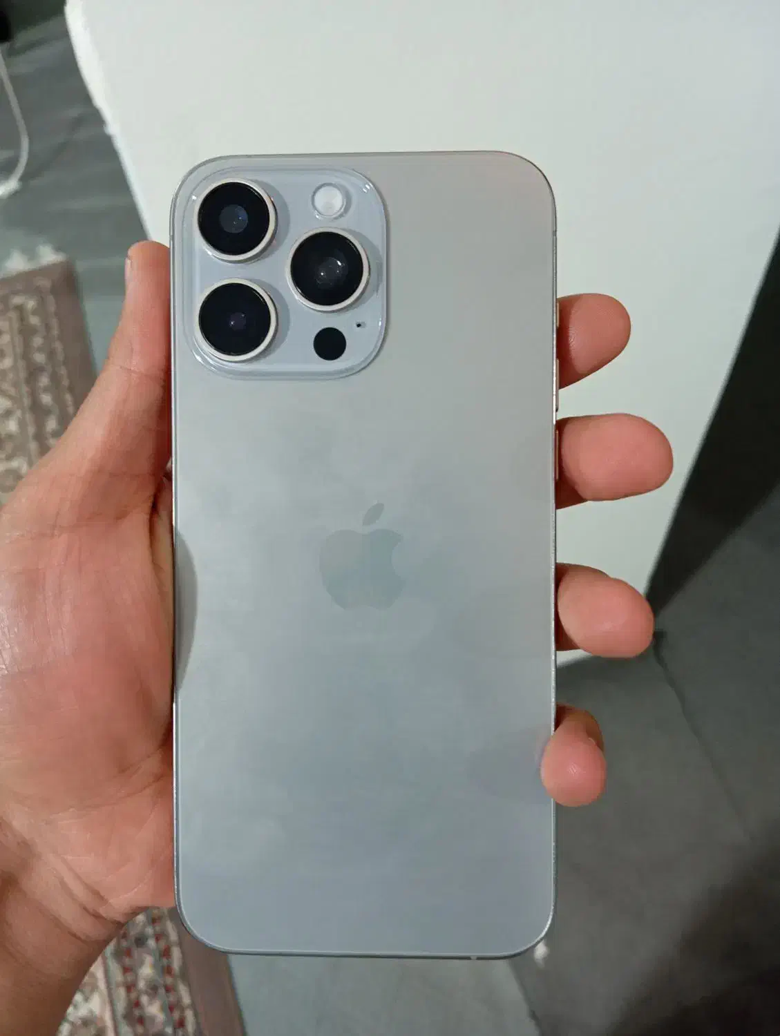 گوشی آیفون طرح|موبایل|کوه چنار, |دیوار