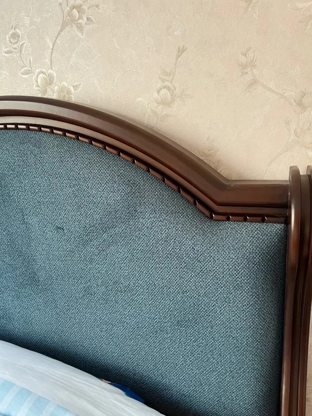 تخت دو نفره عرض ۱۶۰ کاملا نو همراه با تشک|تخت و سرویس خواب|لاهیجان, کوه بیجار|دیوار