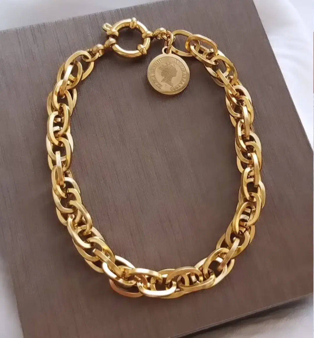 دستبند مارپیچ ملکه|زیورآلات و اکسسوری|فین, |دیوار