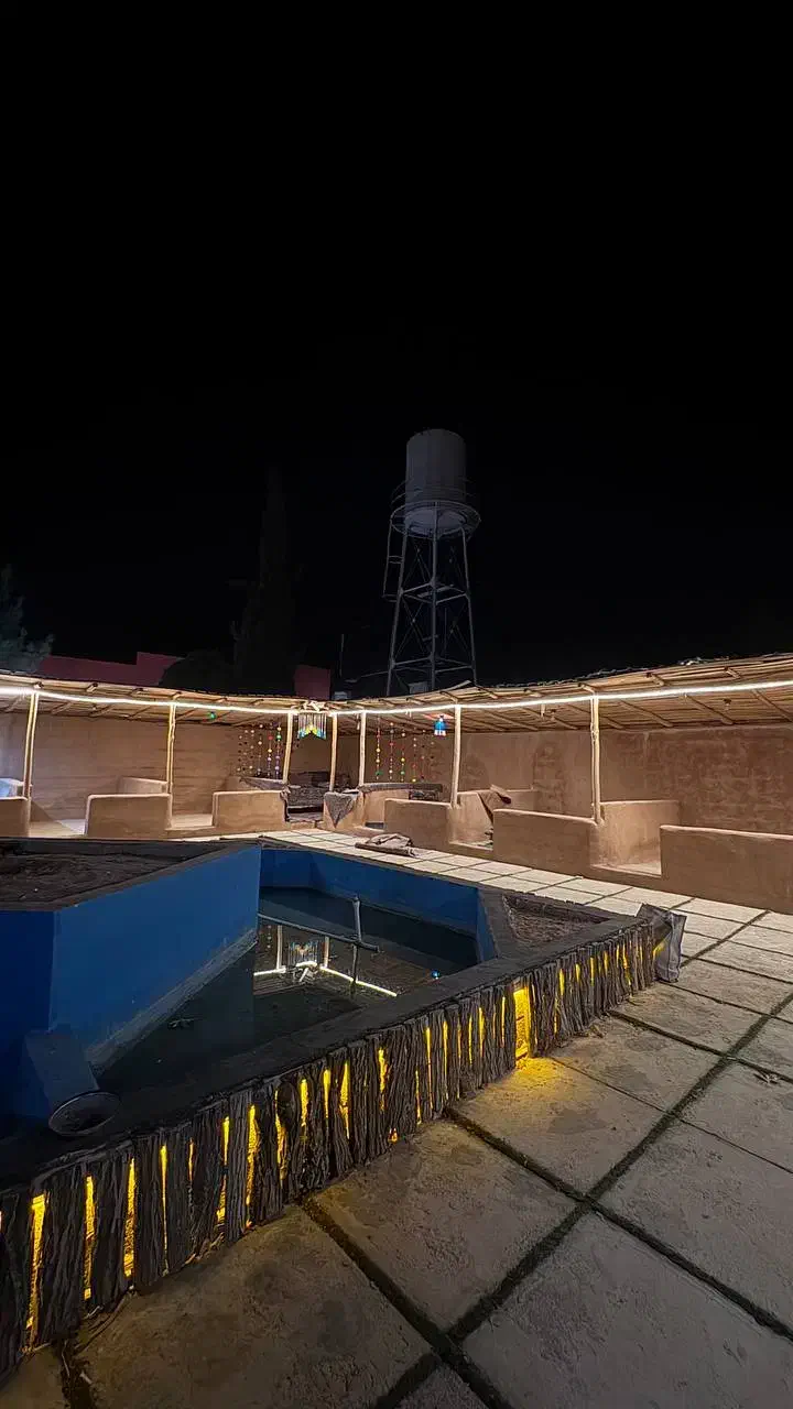 اجاره اقامتگاه باغشهری دوخواب|اجارهٔ کوتاهمدت آپارتمان و سوئیت|شیراز, شهرک برف فروشان|دیوار