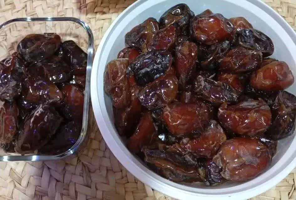 خرما|خوردنی و آشامیدنی|قم, قلعه کامکار|دیوار