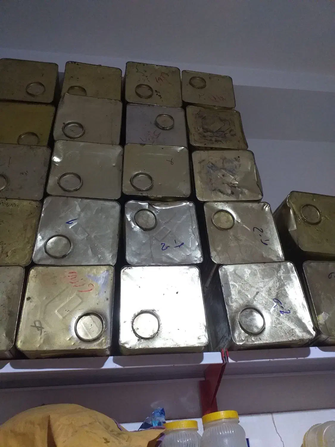 حلب تمیز سالم بدون پوسیدگی|ظروف نگهدارنده، پلاستیکی، یک‌بارمصرف|خسروشاه, |دیوار