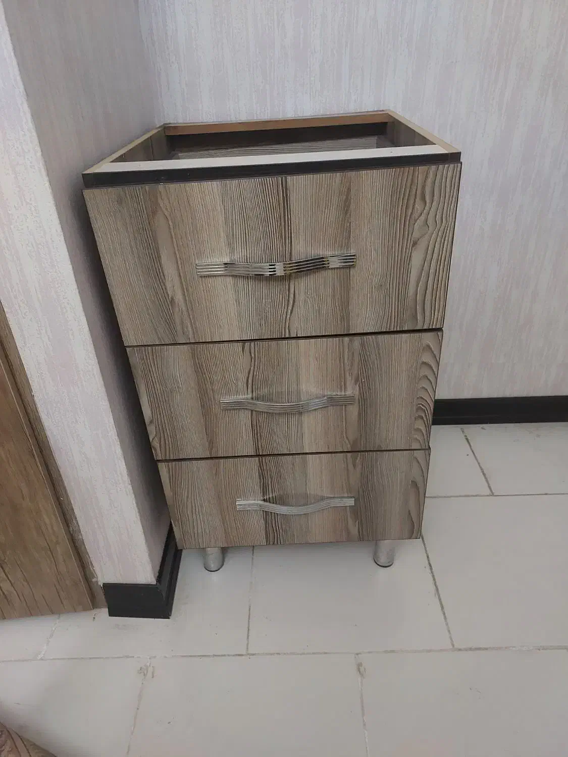 کابینت چوبی سه کشو|جاکفشی، کمد، دراور|فردیس, نگارستان|دیوار