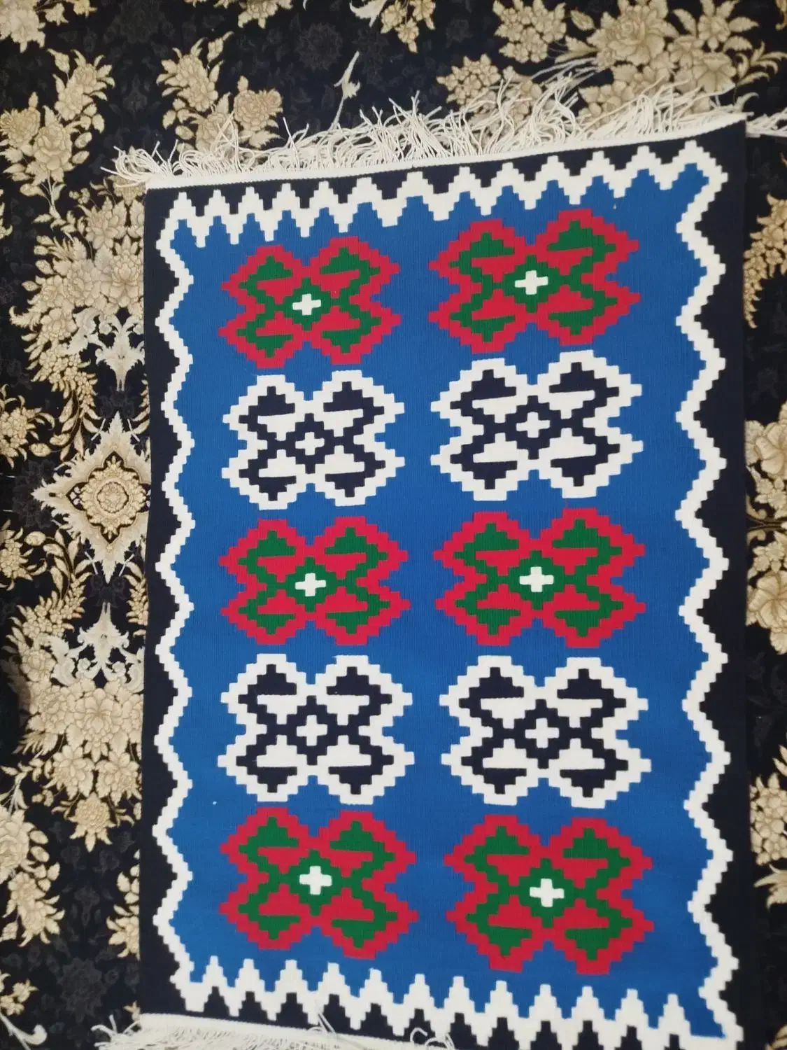 فروش انواع گلیم های سفارشی ابریشمی|گلیم، جاجیم، گبه|یاسوج, |دیوار