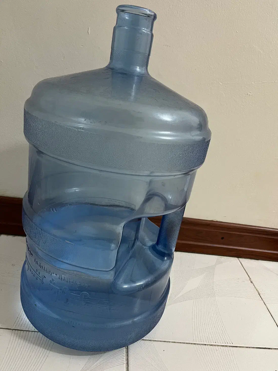 فروش گالن آب|ظروف نگهدارنده، پلاستیکی، یک‌بارمصرف|کیش, |دیوار