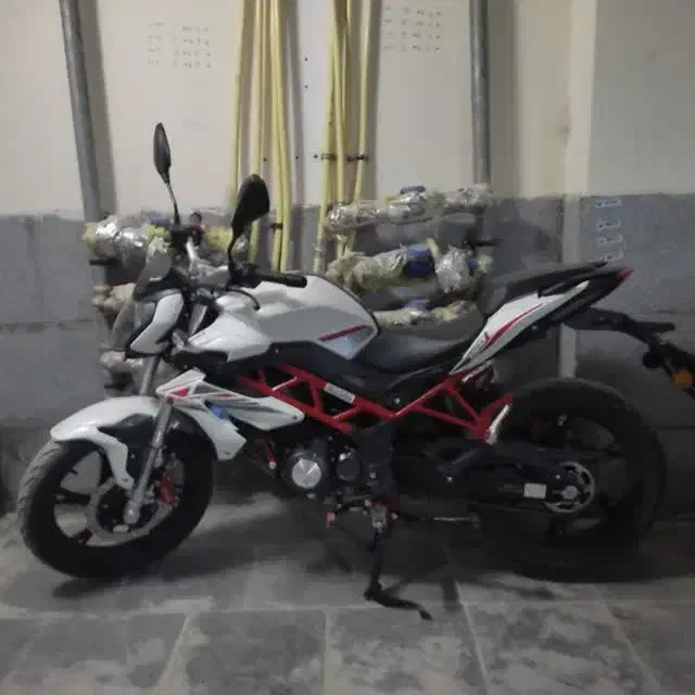 بنلی ۱۵۰ نیوفیس|موتورسیکلت|خرم‌آباد, |دیوار