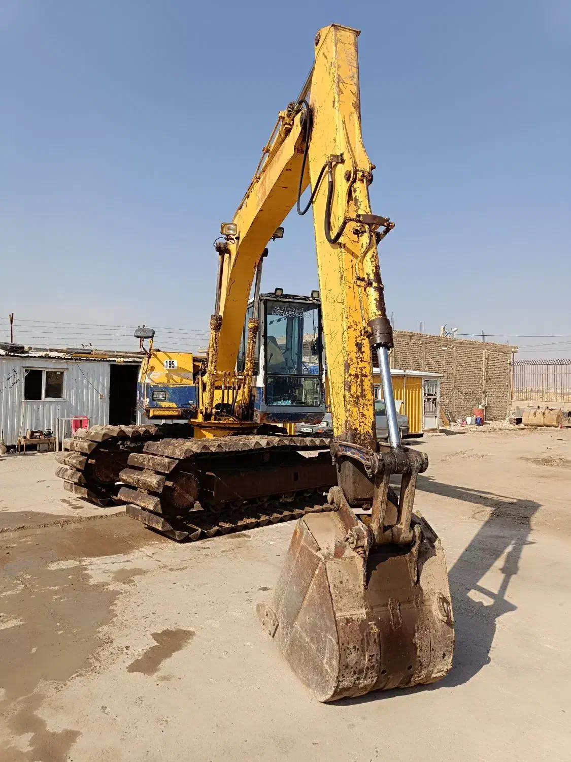 بیل مکانیکی|خودرو سنگین|ابریشم, |دیوار