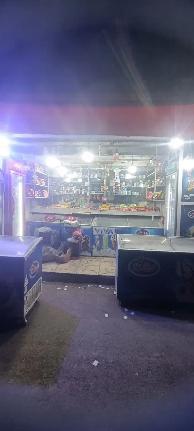 به یک کارگر جهت دکه نیازمندیم|استخدام خدمات فروشگاه و رستوران|نسیم‌شهر, |دیوار