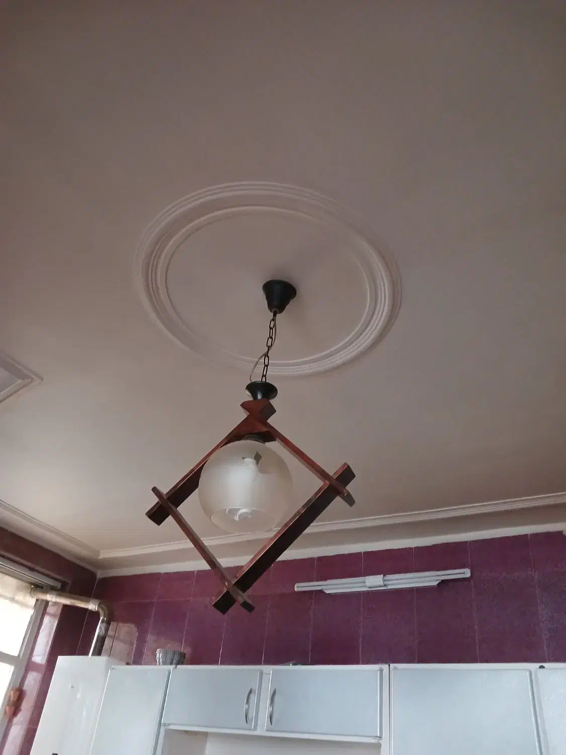 ۲عدد لوستر تمیز وچوبی|لوستر و چراغ آویز|اصفهان, چشمه باقرخان|دیوار