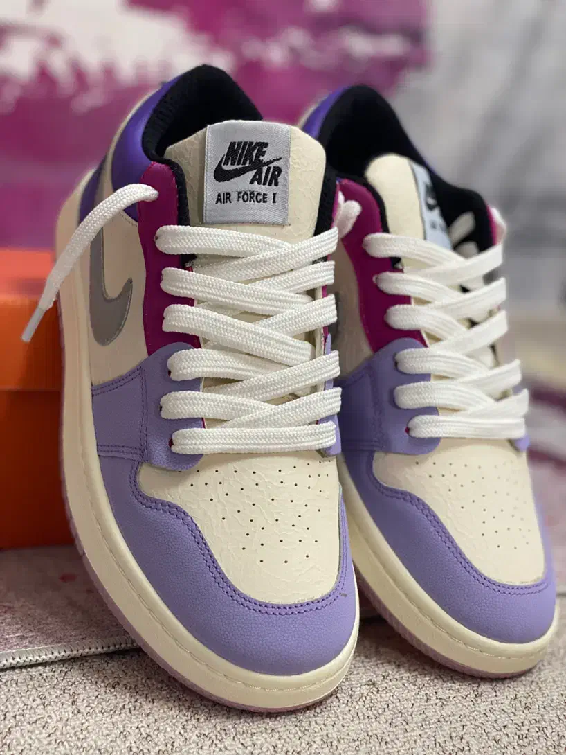 نایک دخترانه|کیف، کفش، کمربند|هشتگرد, هشتگرد قدیم|دیوار