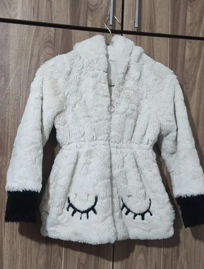 پالتو  و لباس مجلسی دخترانه  و صندل و شلوار جین|کفش و لباس بچه|مرودشت, ولایت|دیوار