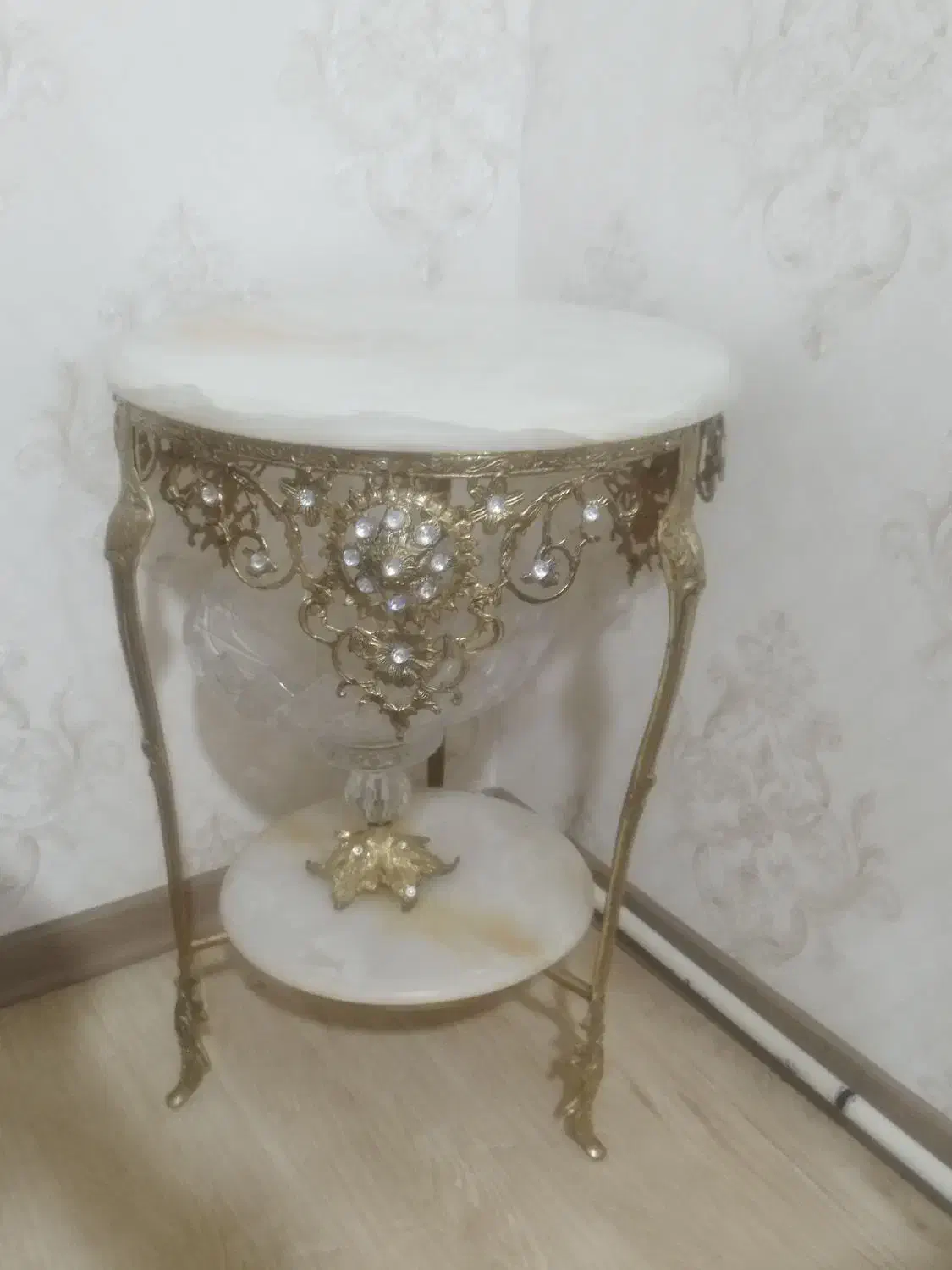 میز برنز|میز تلفن|سلماس, |دیوار